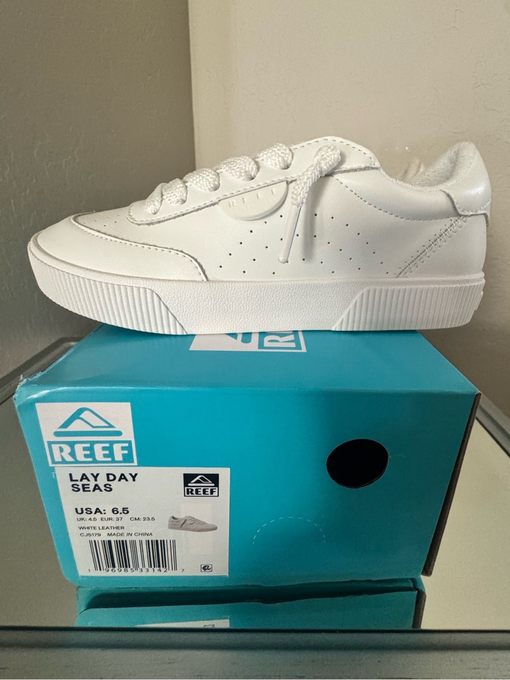 REEF LAY DAY SEAS White sneakers in size 6.5 New in Box - Picture 5 of 9